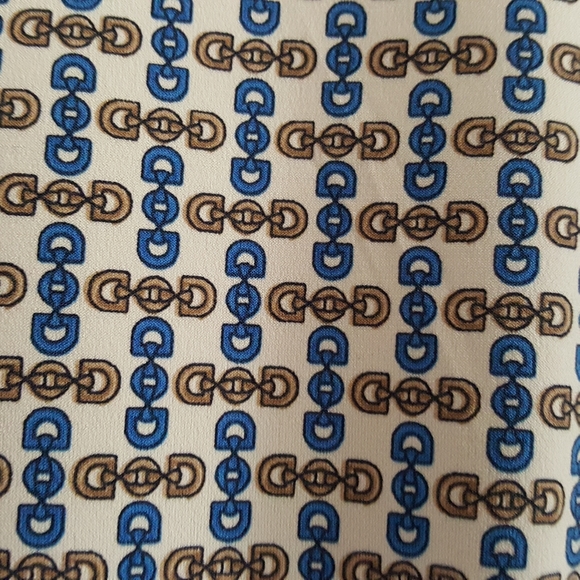 Ann Taylor peplum blouse- chain print taupe and slate blue size xl. - Picture 3 of 13